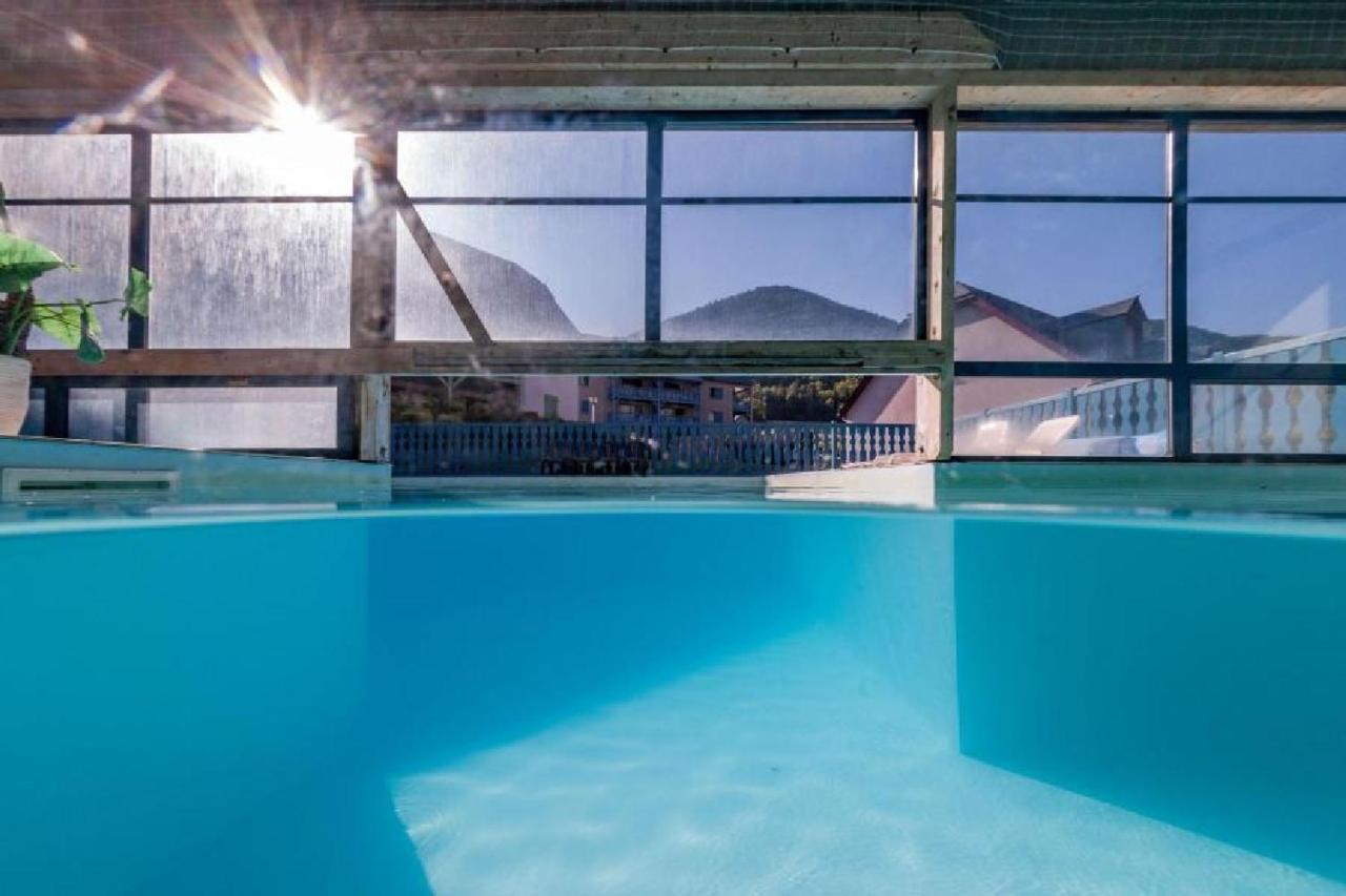 Residence Les Trois Vallees - Arreau Bagian luar foto