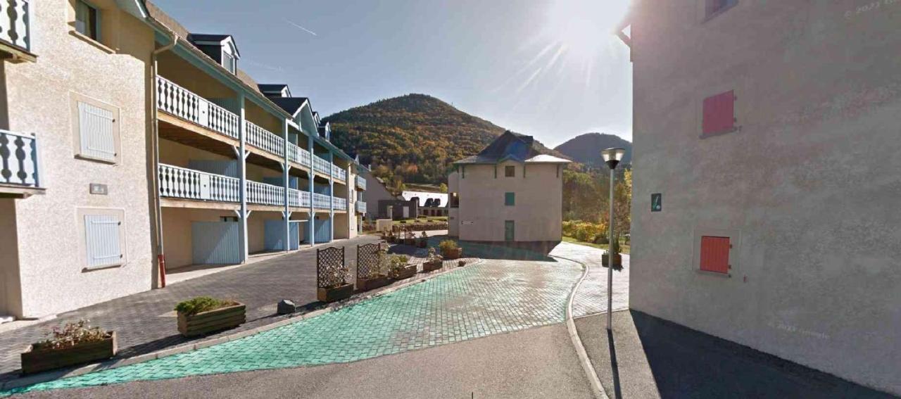 Residence Les Trois Vallees - Arreau Bagian luar foto