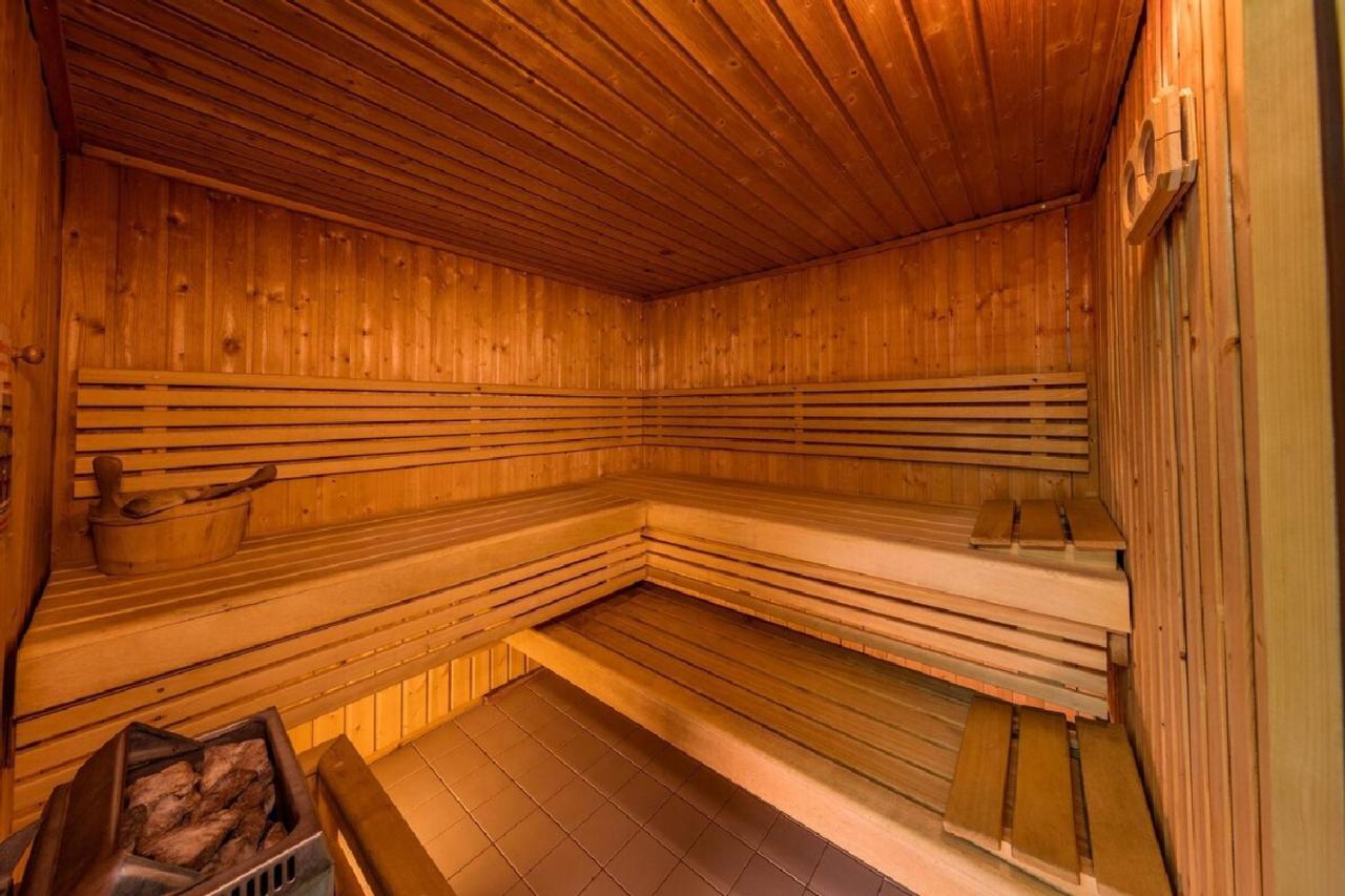 Residence Les Trois Vallees - Arreau Bagian luar foto